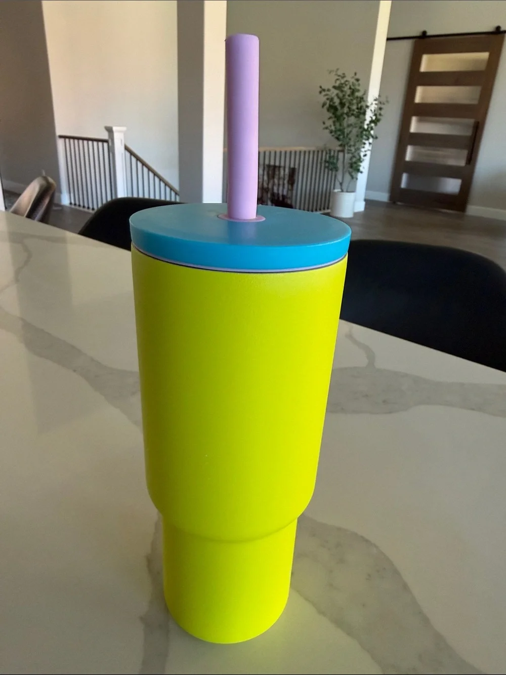 Simple Modern Kids 24 oz Tumbler w Handle Silicone Straw Spill Proof Leak Resist - Picture 3 of 9